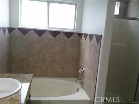 68380 Risueno Road Cathedral City, CA 92234 - Photo 16 of 25 Main Bathroom
