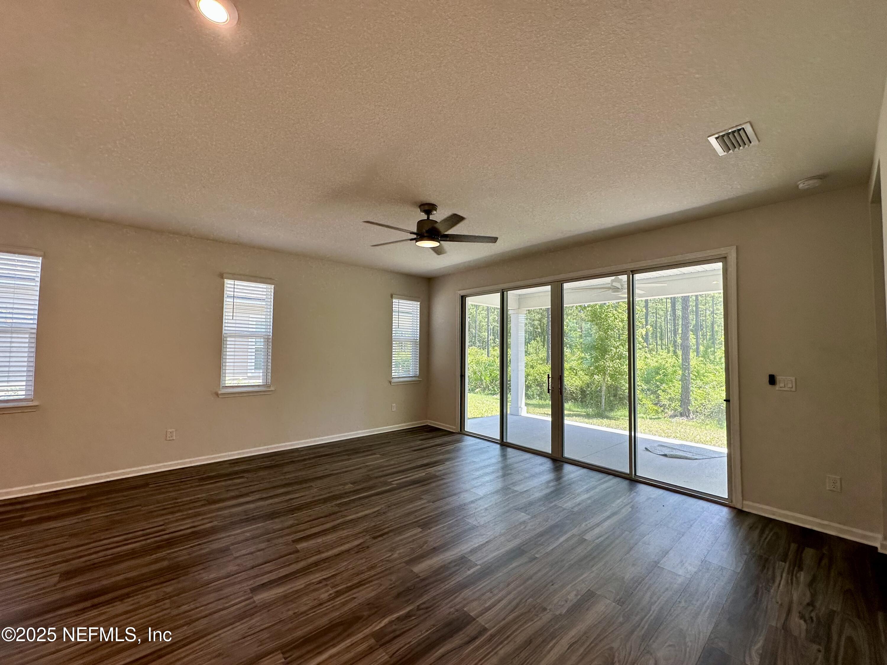 75310 White Rabbit Avenue Yulee, FL 32097 - Photo 8 of 61 IMG_2524