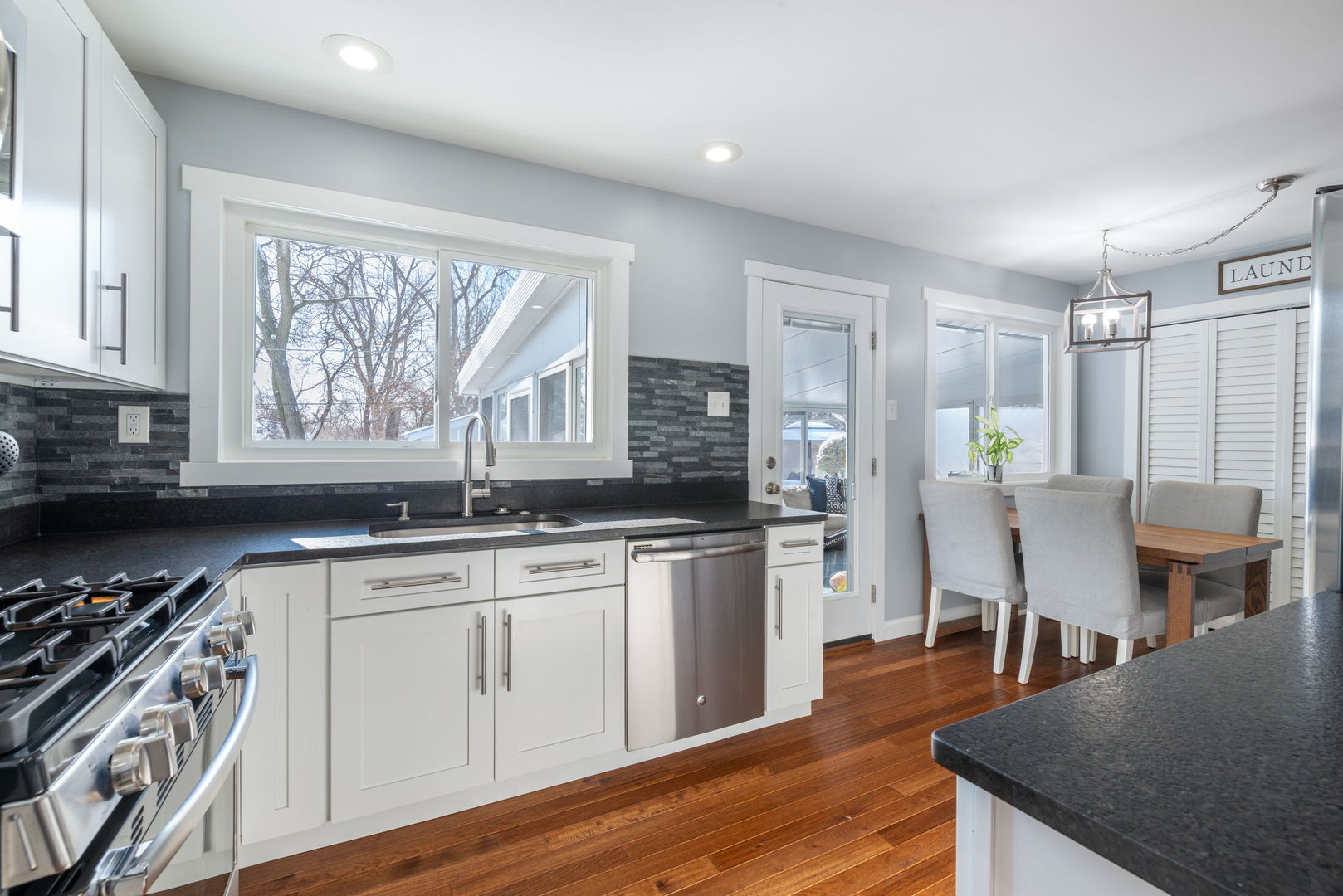 8103 West 98th Street Palos Hills, IL 60465 - Photo 9 of 25