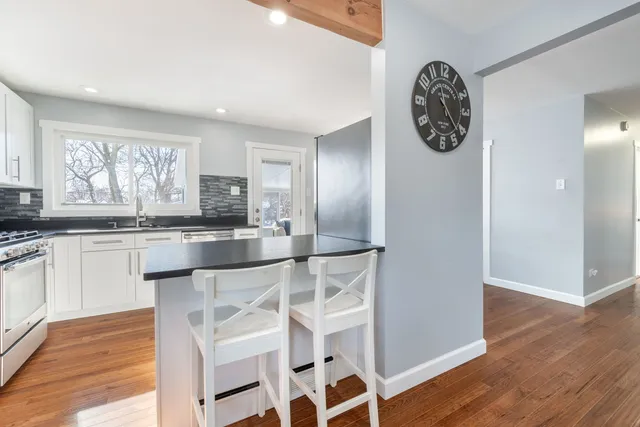 $339,000 | 8103 West 98th Street, Palos Hills, IL 60465