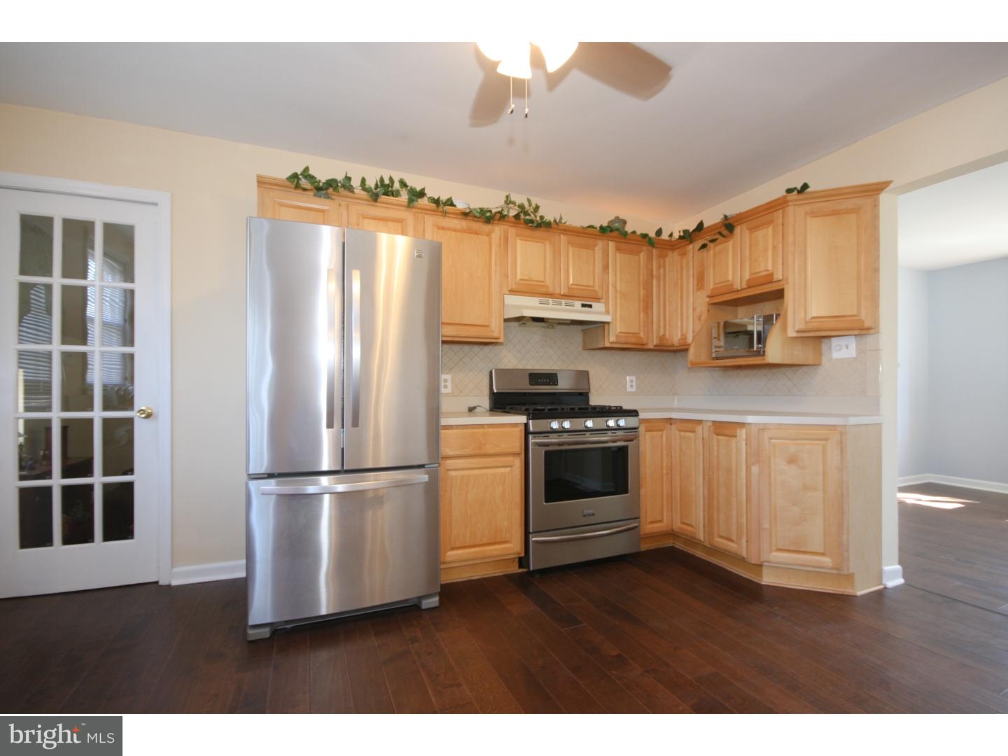 12018 Elmore Road Philadelphia, PA 19154 - Photo 8 of 25 Kitchen
