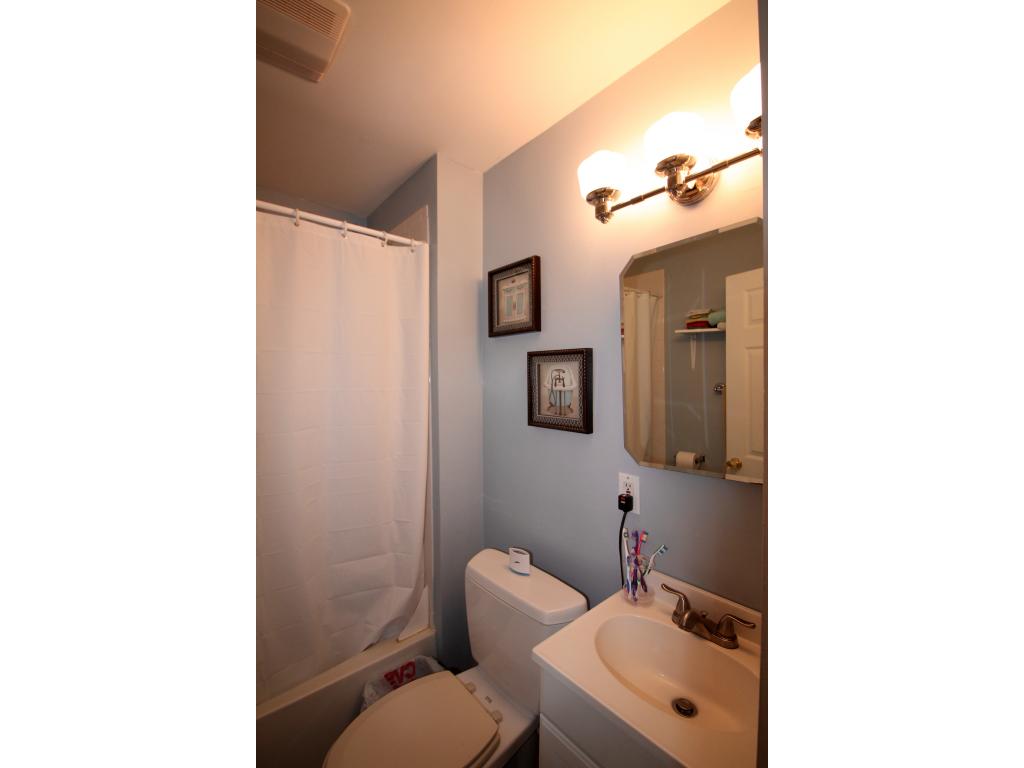 683 Howe Street Manchester, NH 03103 - Photo 13 of 25 Gallery Image 13
