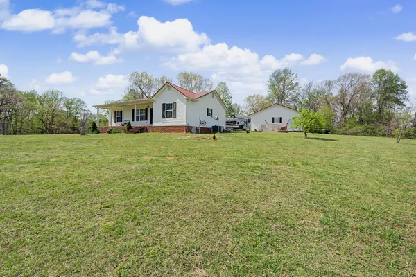 $299,900 | 9 Bessie Clark Road, Erin, TN 37061