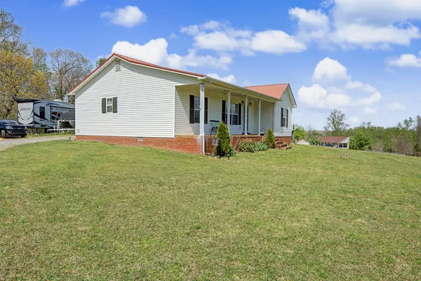 $299,900 | 9 Bessie Clark Road, Erin, TN 37061