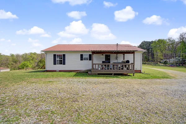 $299,900 | 9 Bessie Clark Road, Erin, TN 37061