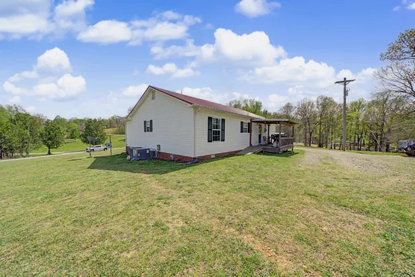 $299,900 | 9 Bessie Clark Road, Erin, TN 37061