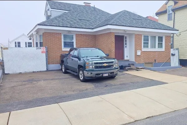 $2,400 | 299 Crescent Avenue, Unit 1, Revere, MA 02151
