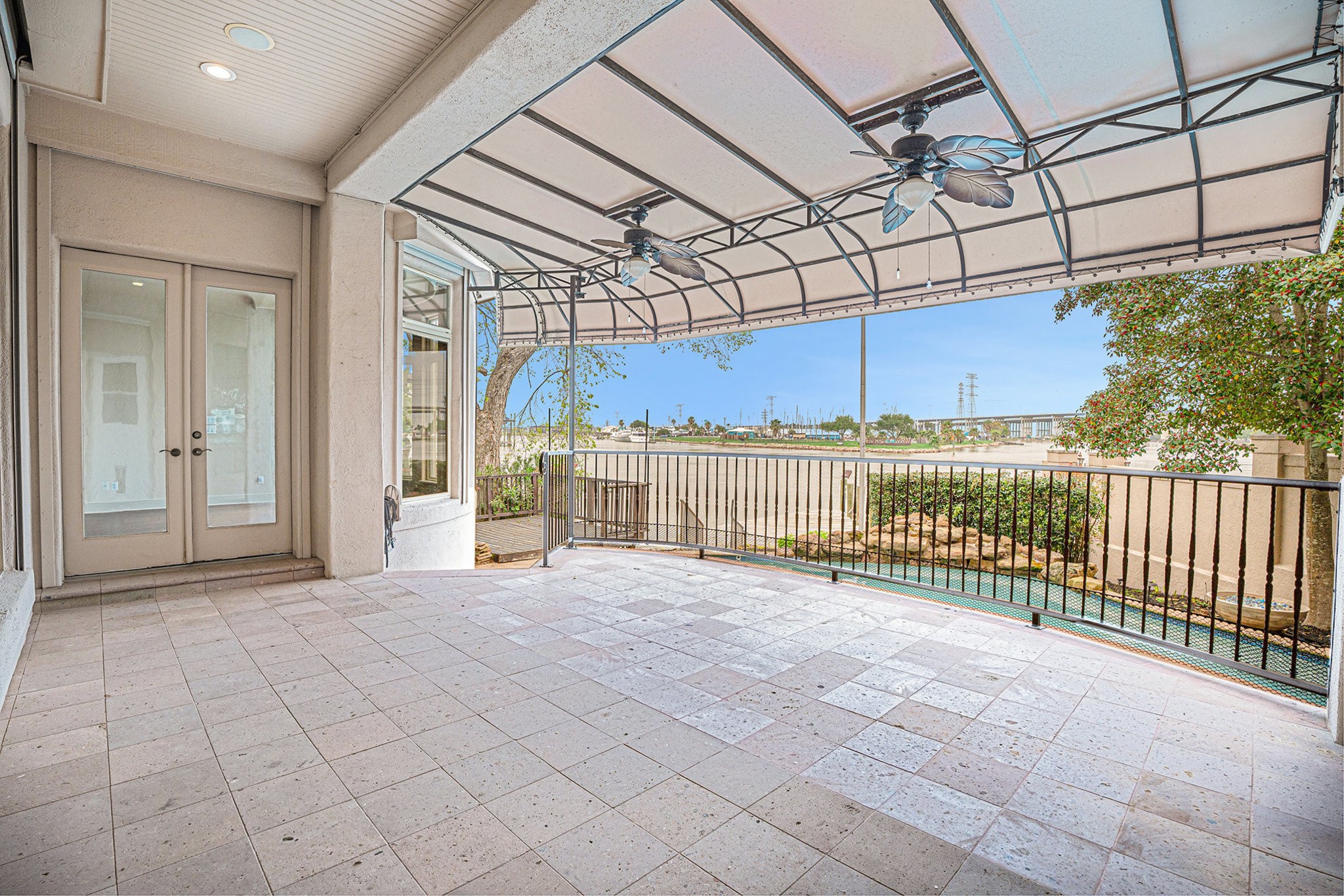 427 East Shore Drive Clear Lake Shores, TX 77565 - Photo 23 of 28 a view of a patio with a outdoor space