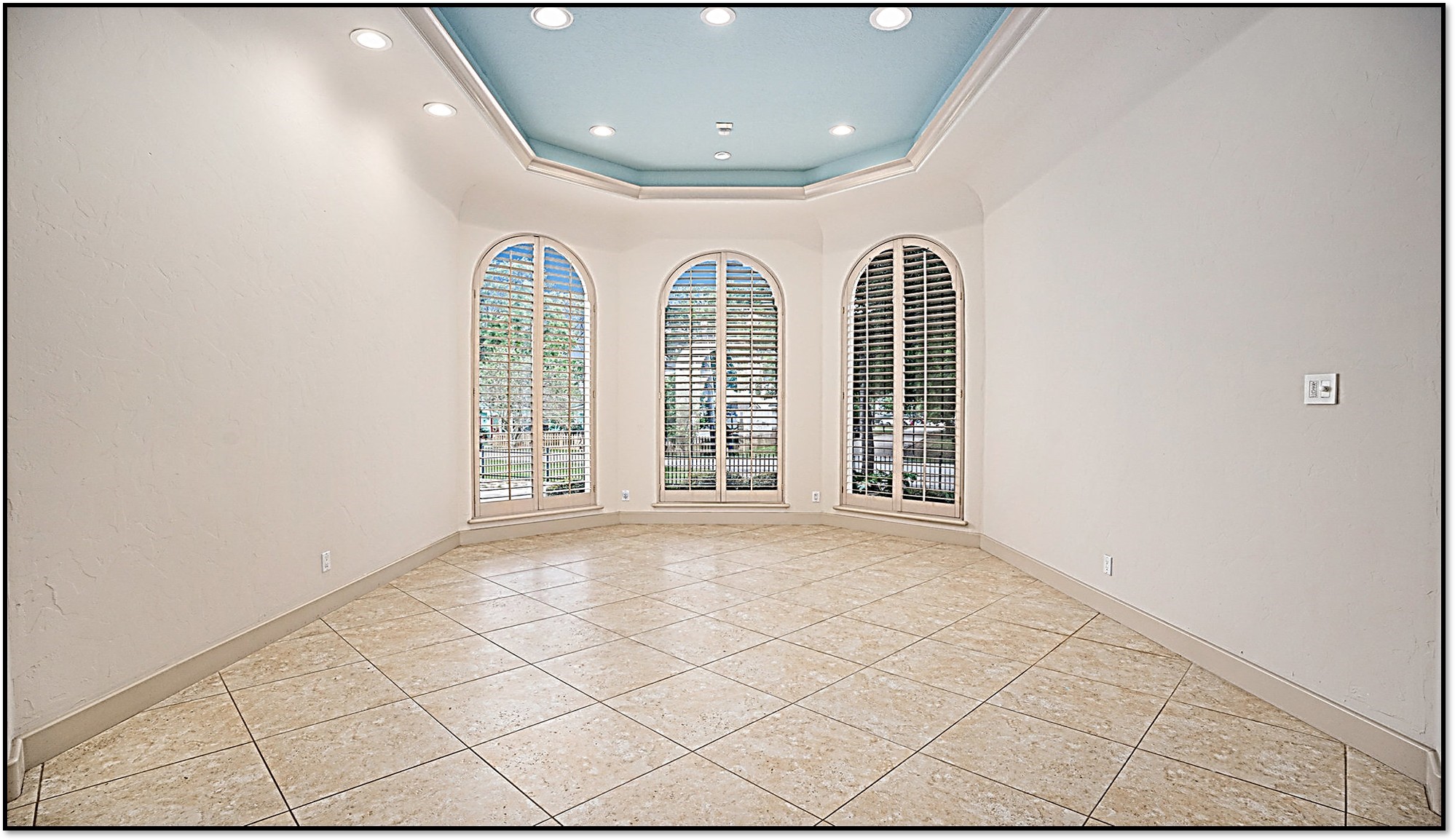 427 East Shore Drive Clear Lake Shores, TX 77565 - Photo 6 of 28 a front view of a building