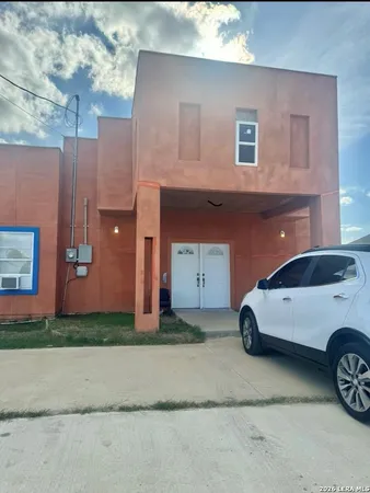 $1,500 | 1816 Old Pioneer Road, Eagle Pass, TX 78852