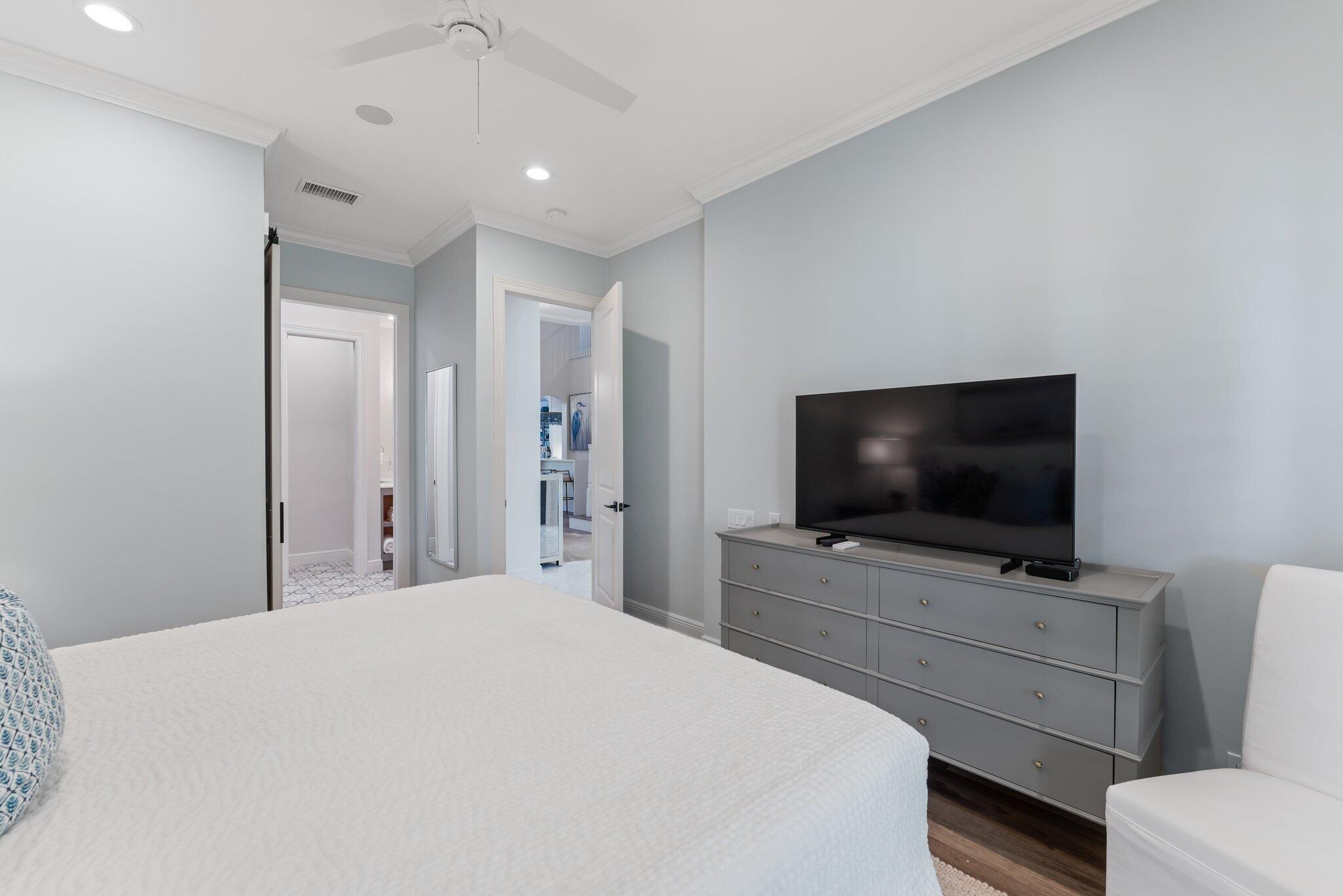 720 Maritime Way North Palm Beach, FL 33410 - Photo 45 of 78 1st Floor VIP Guest En Suite