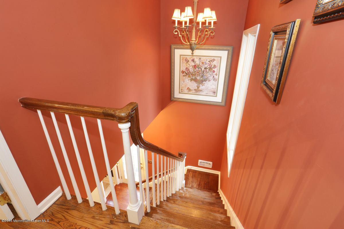 26 Tall Timber Road Middletown, NJ 07748 - Photo 19 of 40 stairwell_1200