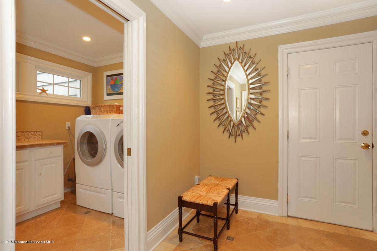 26 Tall Timber Road Middletown, NJ 07748 - Photo 20 of 40 mudroomlaundryroom_1200