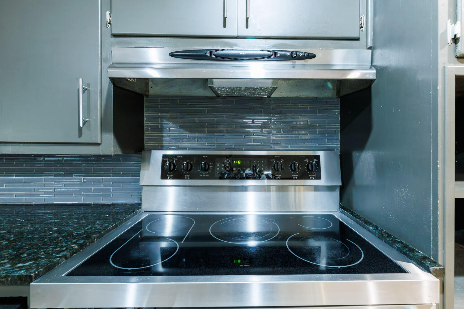 3515 36th Street Lubbock, TX 79413 - Photo 29 of 63 a close view of stove top oven