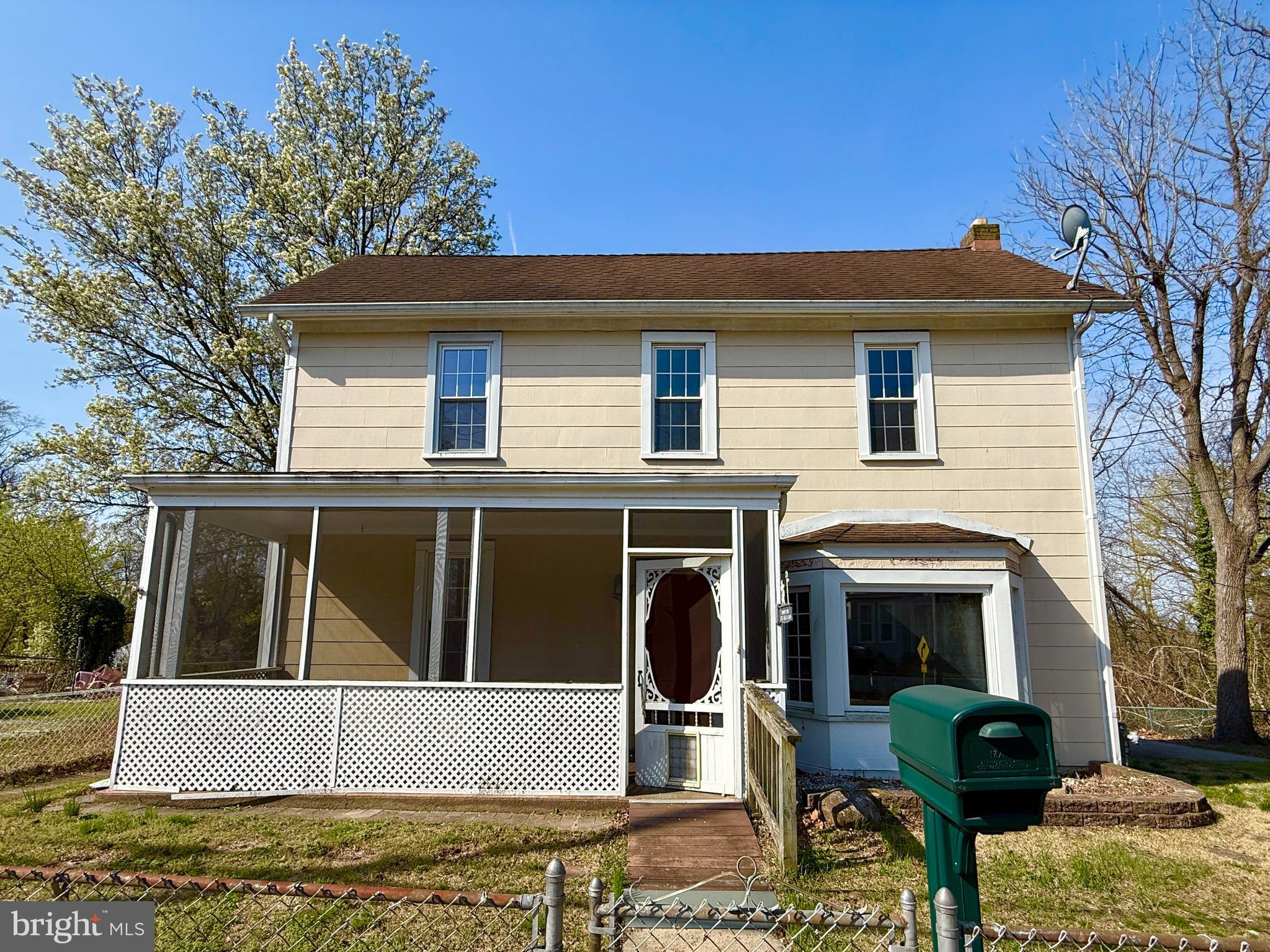 Tons of curb appeal!