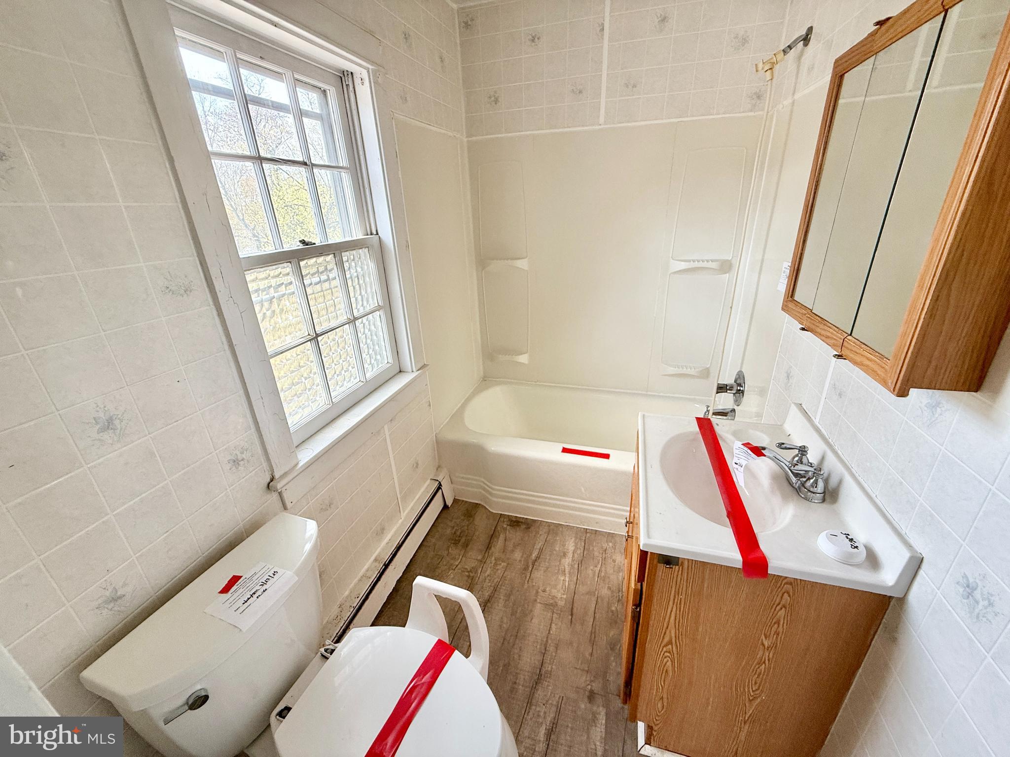 220 Berlin Road Clementon, NJ 08021 - Photo 13 of 13 Upstairs full bath