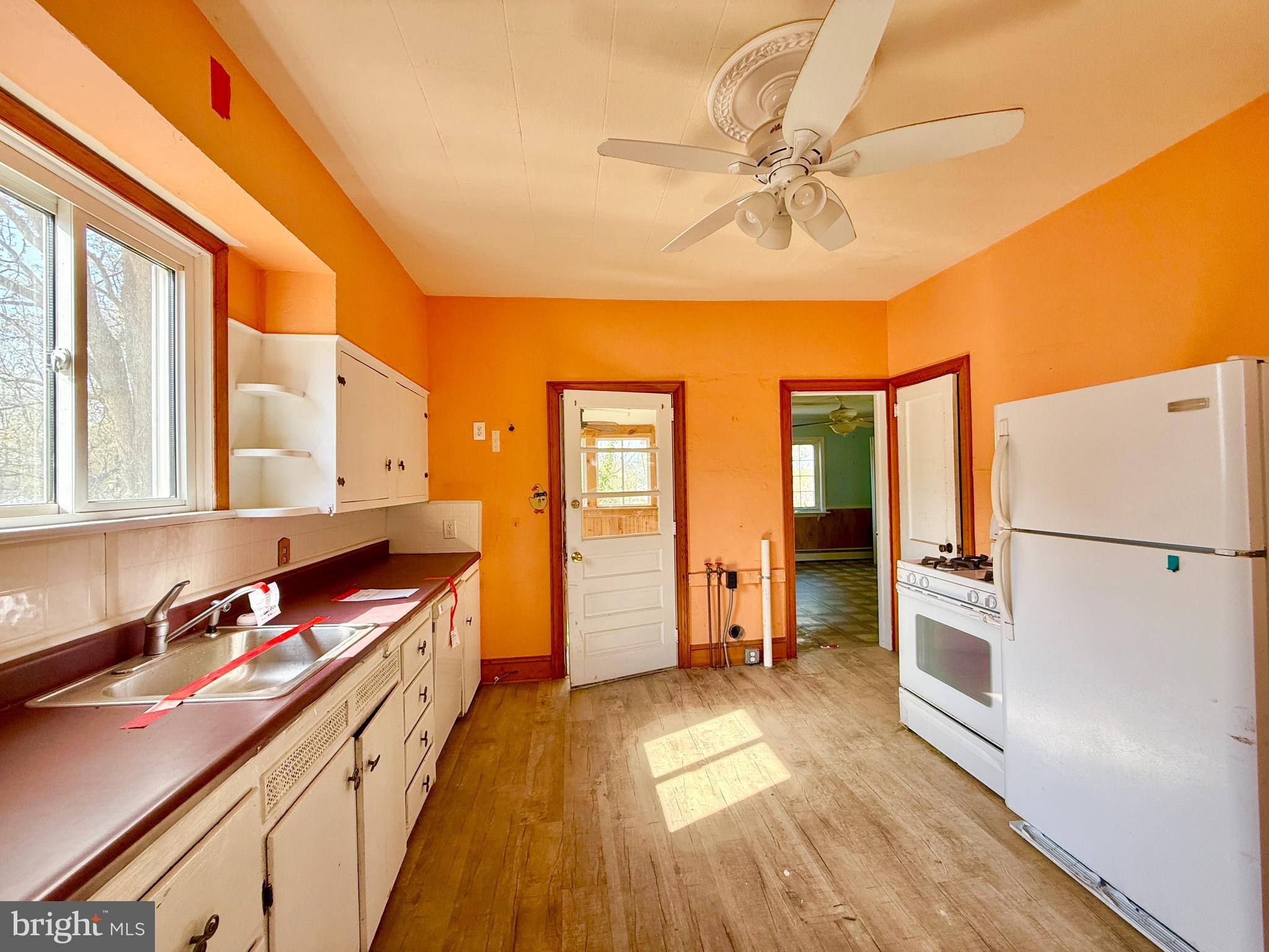 220 Berlin Road Clementon, NJ 08021 - Photo 6 of 13 Kitchen