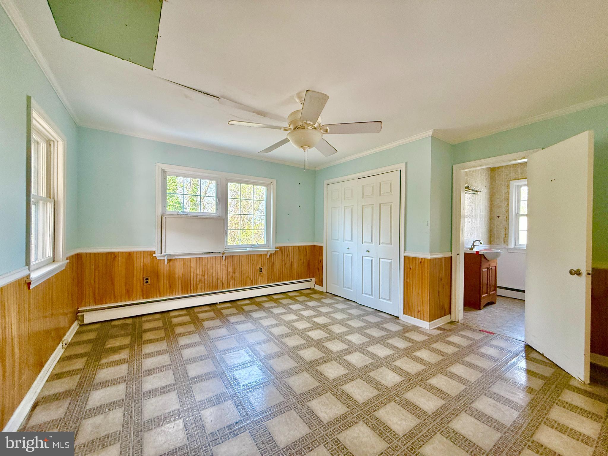 220 Berlin Road Clementon, NJ 08021 - Photo 7 of 13 Dining room