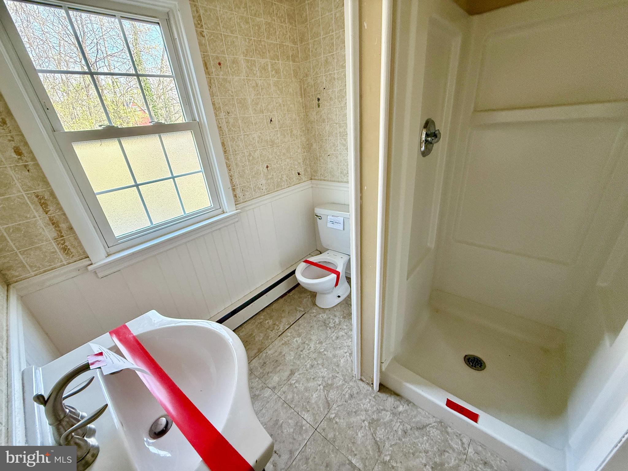 220 Berlin Road Clementon, NJ 08021 - Photo 8 of 13 1st floor full bath