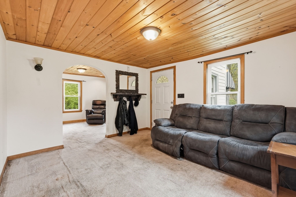 8 Shutesbury Road Amherst, MA 01002 - Photo 10 of 31
