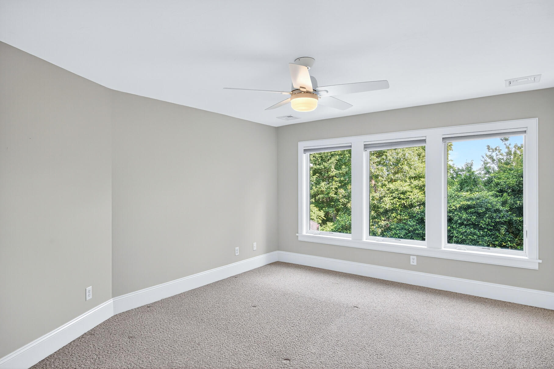 234 Cairn Ridge Road East Falmouth, MA 02536 - Photo 19 of 41 an empty room with a window