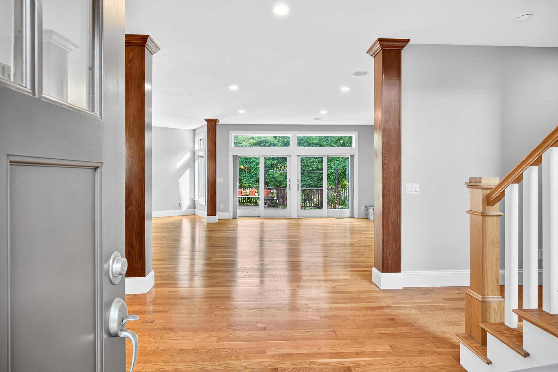 234 Cairn Ridge Road East Falmouth, MA 02536 - Photo 4 of 41 a view of an entryway of the house
