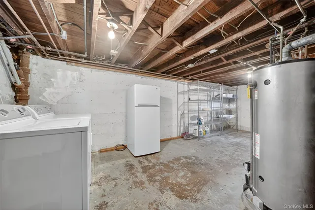 a view of utility room