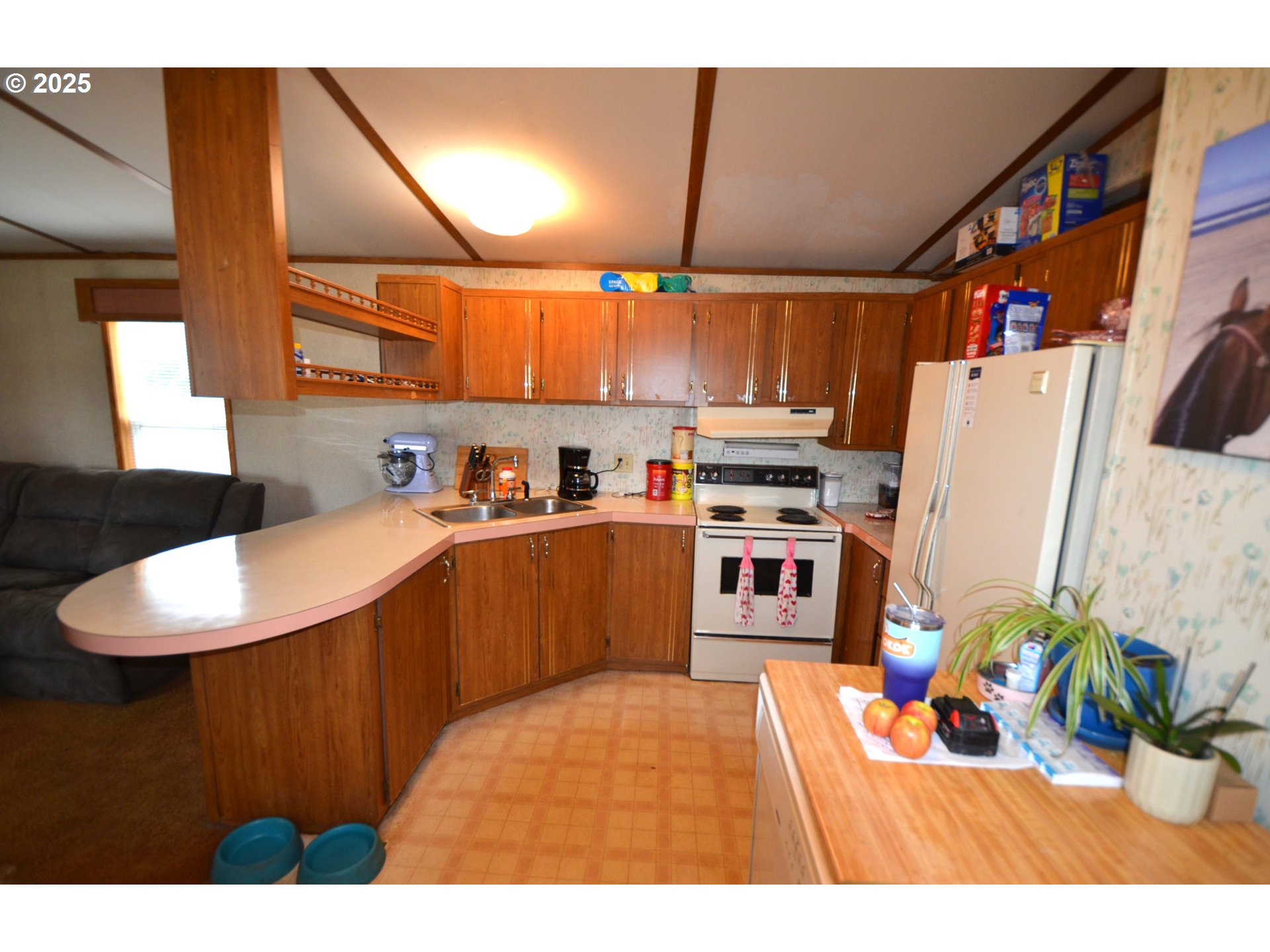 37800 Southeast Coupland Road Estacada, OR 97023 - Photo 5 of 13 Kitchen