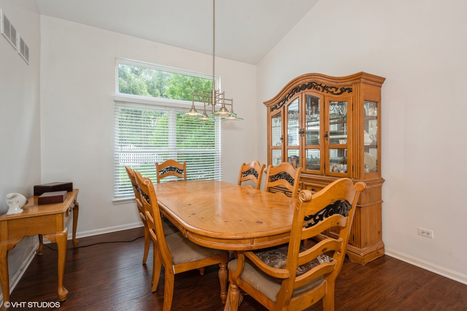 14505 Etchingham Drive Lockport, IL 60441 - Photo 8 of 19 a dining room with furniture and window