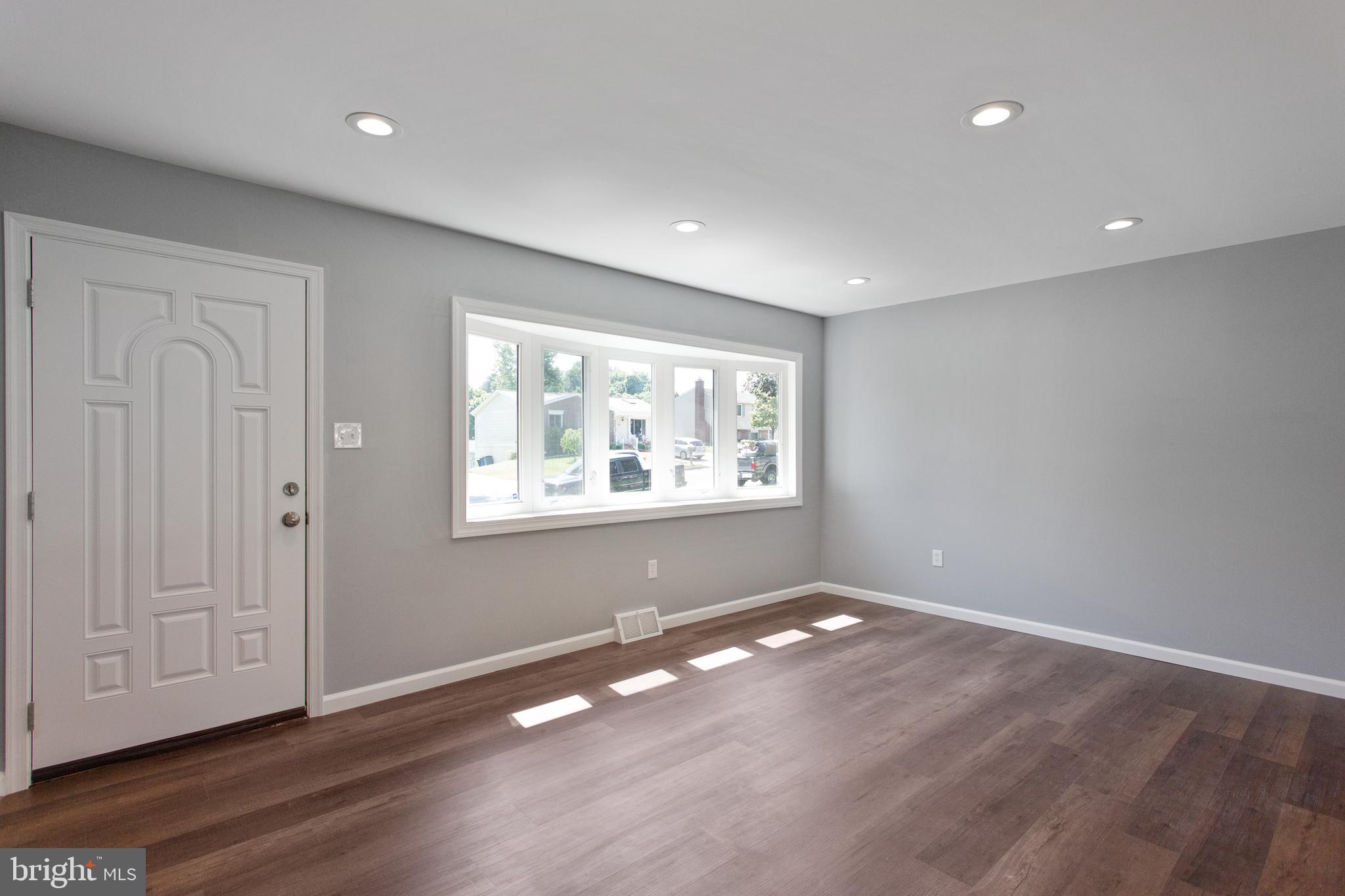 330 Timber Grove Road Reisterstown, MD 21136 - Photo 5 of 44 Living Room