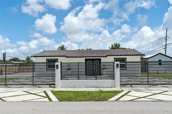 $775,000 | 3541 Southwest 105th Court, Miami, FL 33165