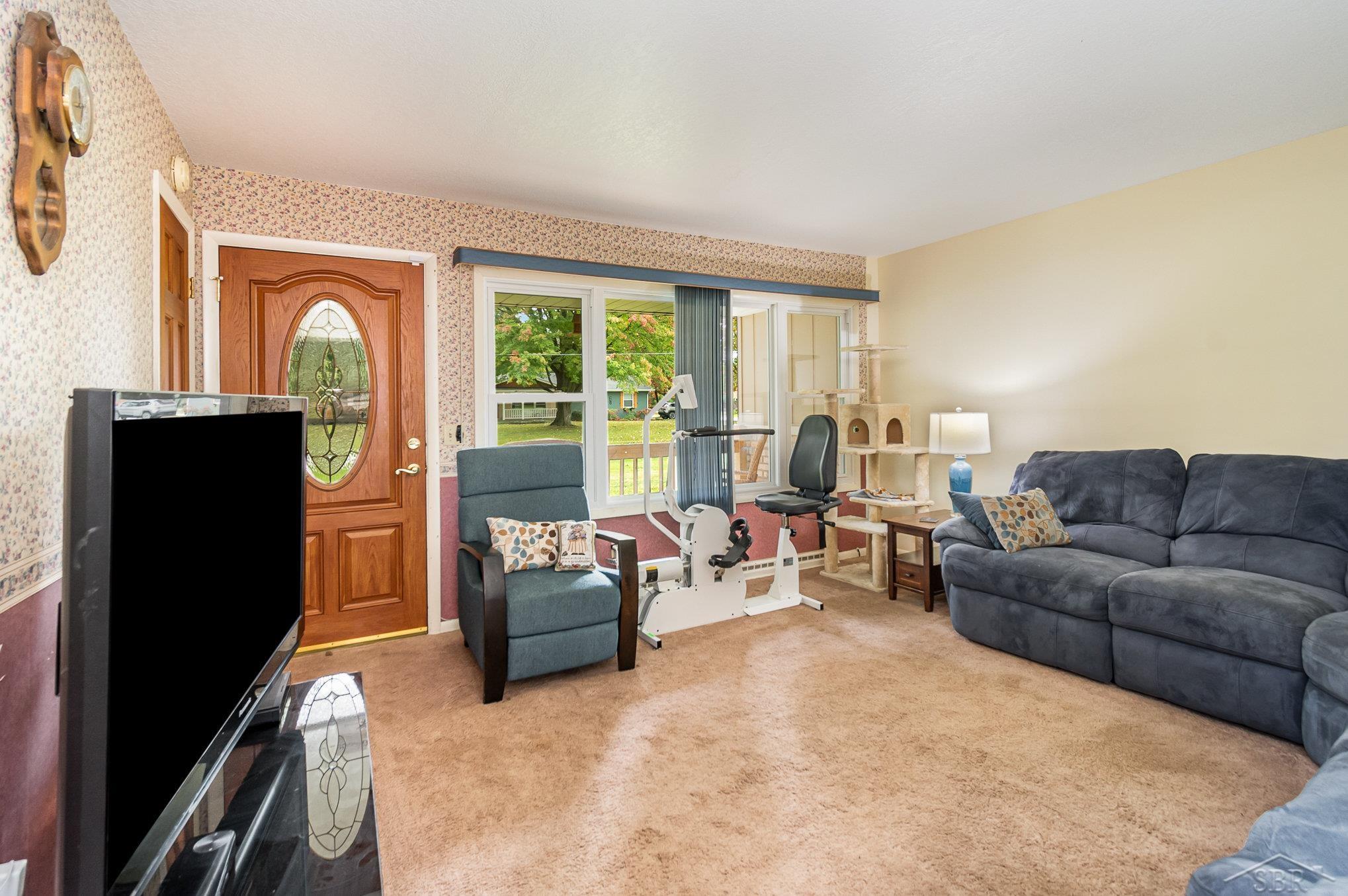 8683 North Gleaner Road Freeland, MI 48623 - Photo 7 of 23