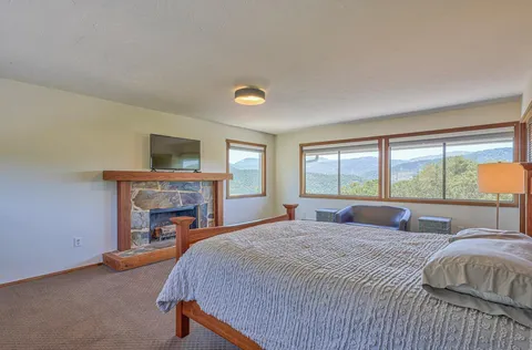 $2,100,000 | 31485 Vía Las Rosas, Carmel Valley, CA 93924