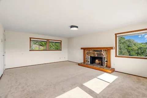 $2,100,000 | 31485 Vía Las Rosas, Carmel Valley, CA 93924