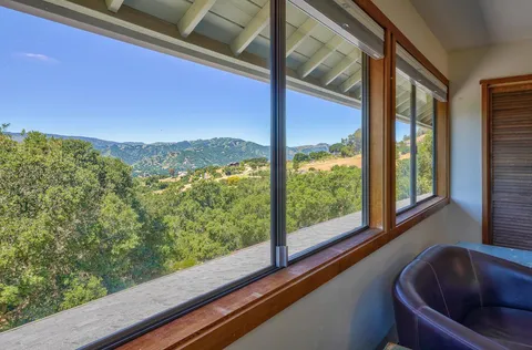 $2,100,000 | 31485 Vía Las Rosas, Carmel Valley, CA 93924