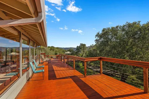 $2,100,000 | 31485 Vía Las Rosas, Carmel Valley, CA 93924