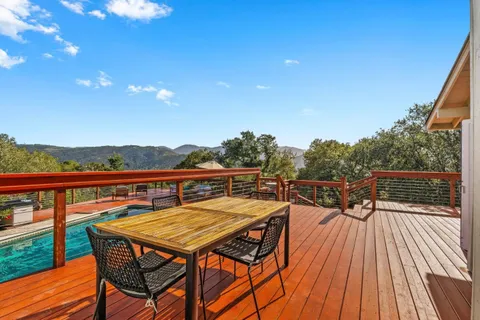 $2,100,000 | 31485 Vía Las Rosas, Carmel Valley, CA 93924