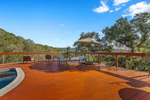 $2,100,000 | 31485 Vía Las Rosas, Carmel Valley, CA 93924