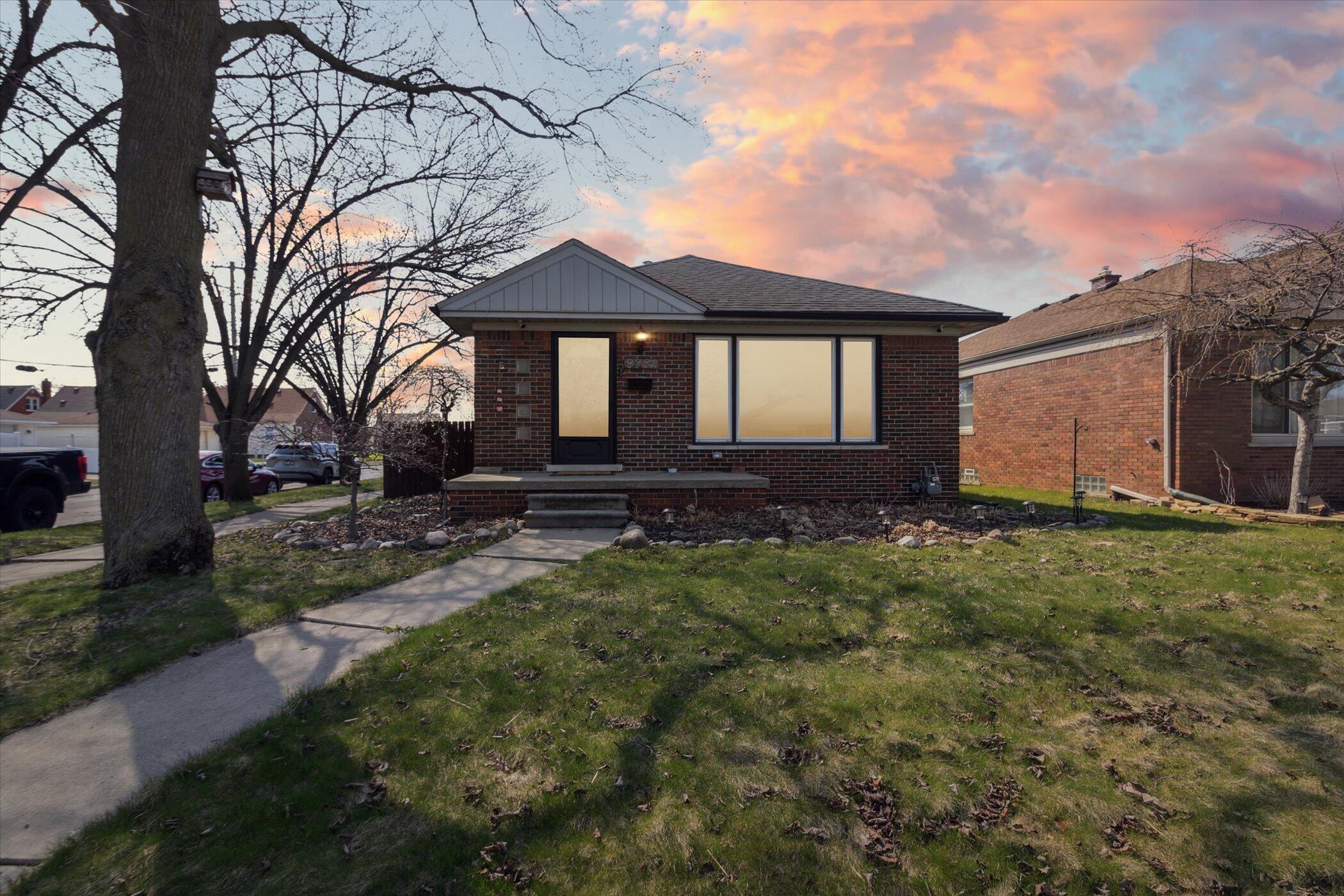 01-9732-Rosedale-Blvd-Allen-Park-MI-4810
