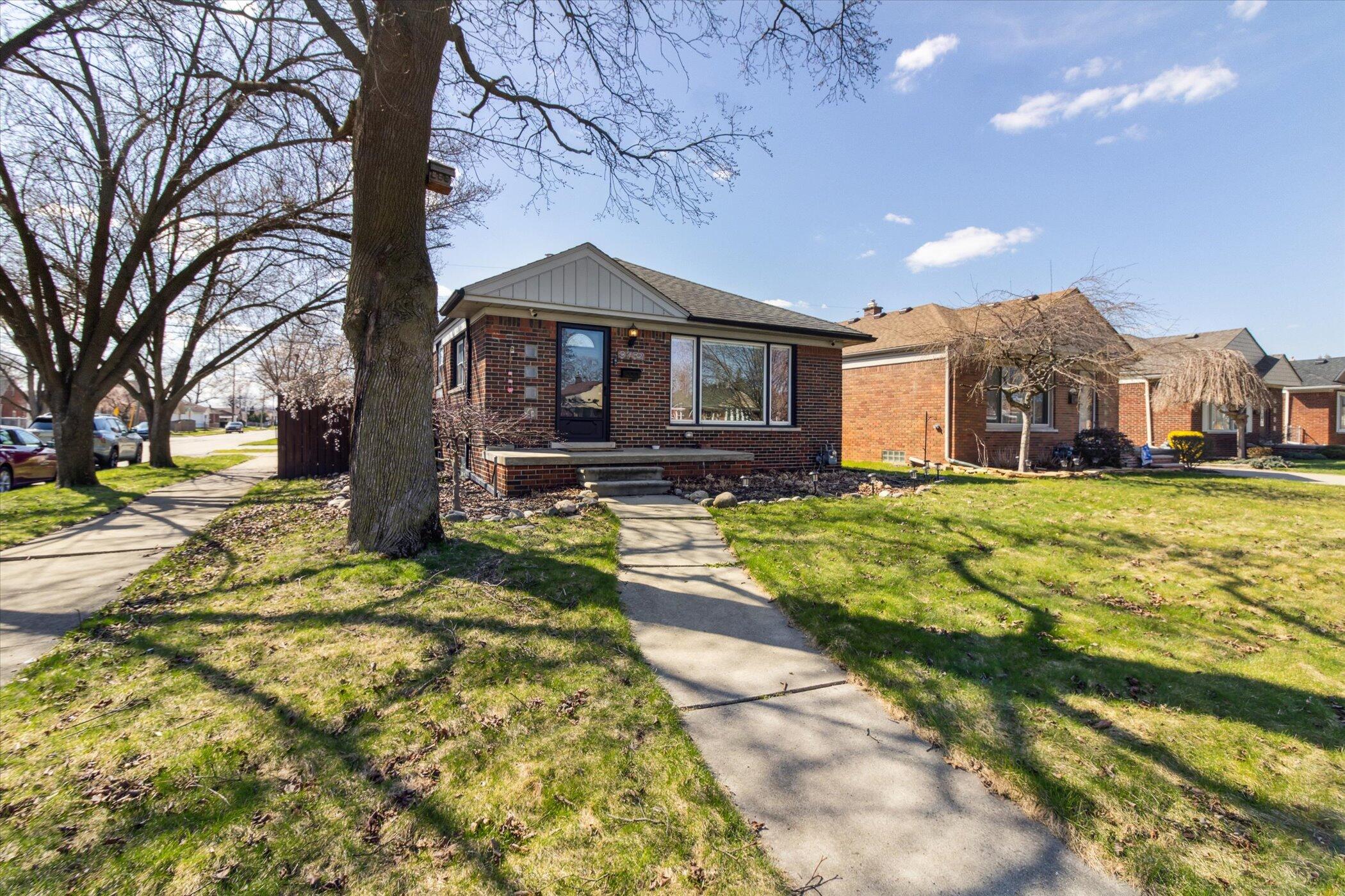 02-9732-Rosedale-Blvd-Allen-Park-MI-4810