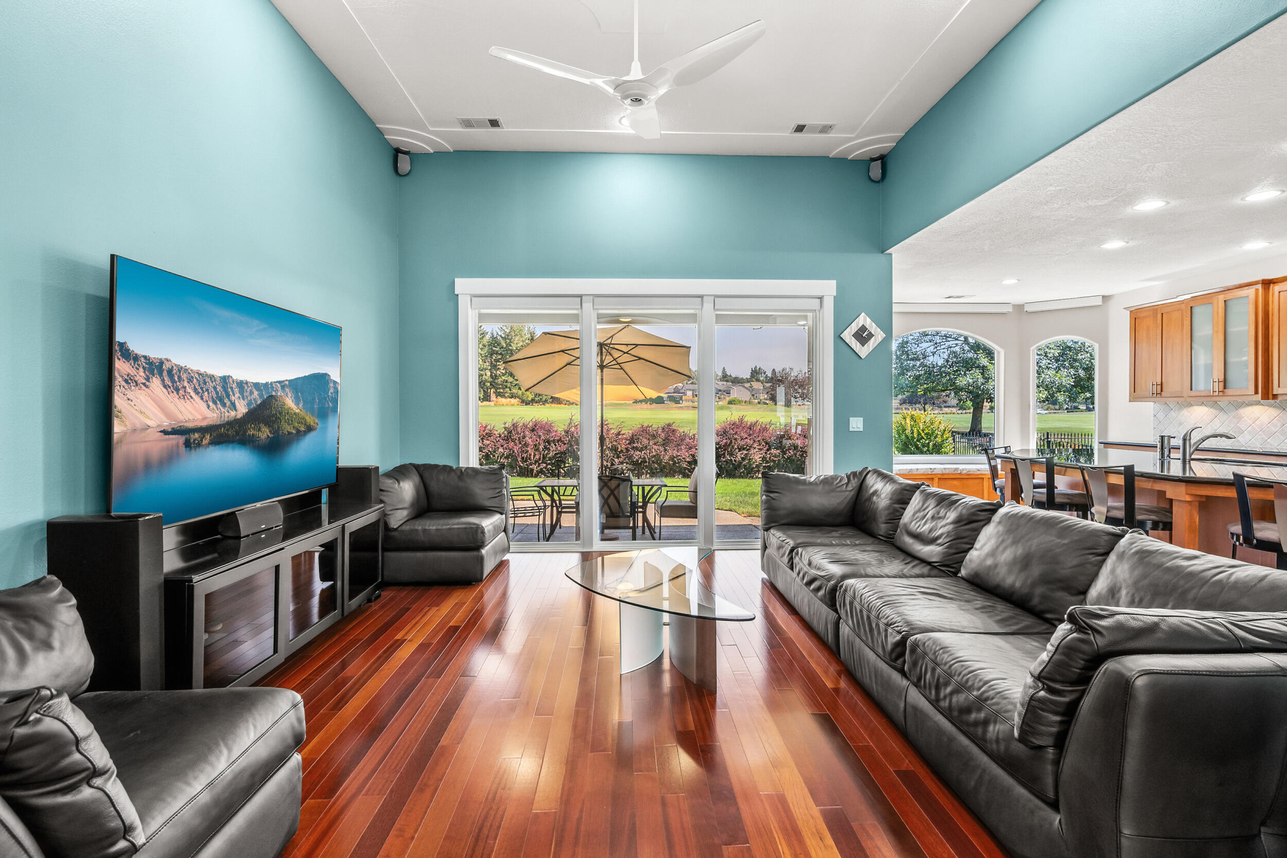 209 Keystone Way Eagle Point, OR 97524 - Photo 11 of 34 Great Room