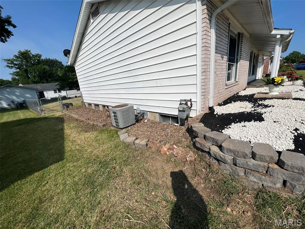 1433 Kew Gardens Drive Florissant, MO 63031 - Photo 4 of 17