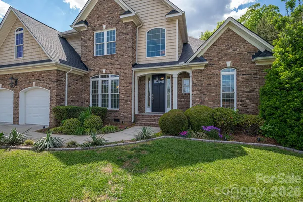 $598,750 | 4012 St Andrews Court, Cramerton, NC 28032