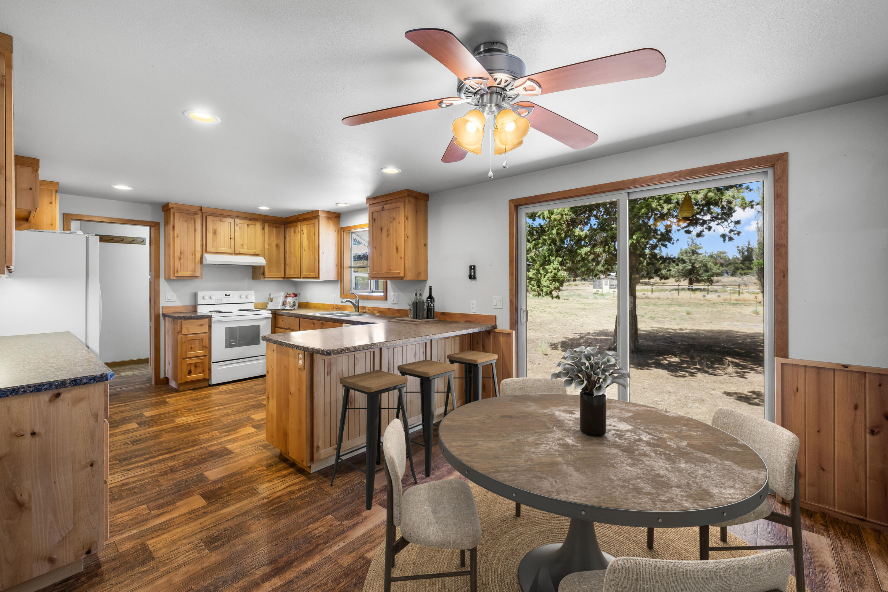 22818 McGrath Road Bend, OR 97701 - Photo 24 of 57 Virtually Staged Dining Area