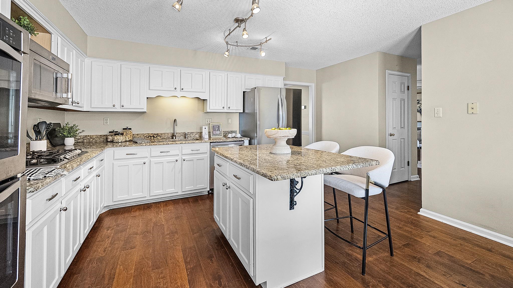 1105 Winrose Drive Collierville, TN 38017 - Photo 3 of 33