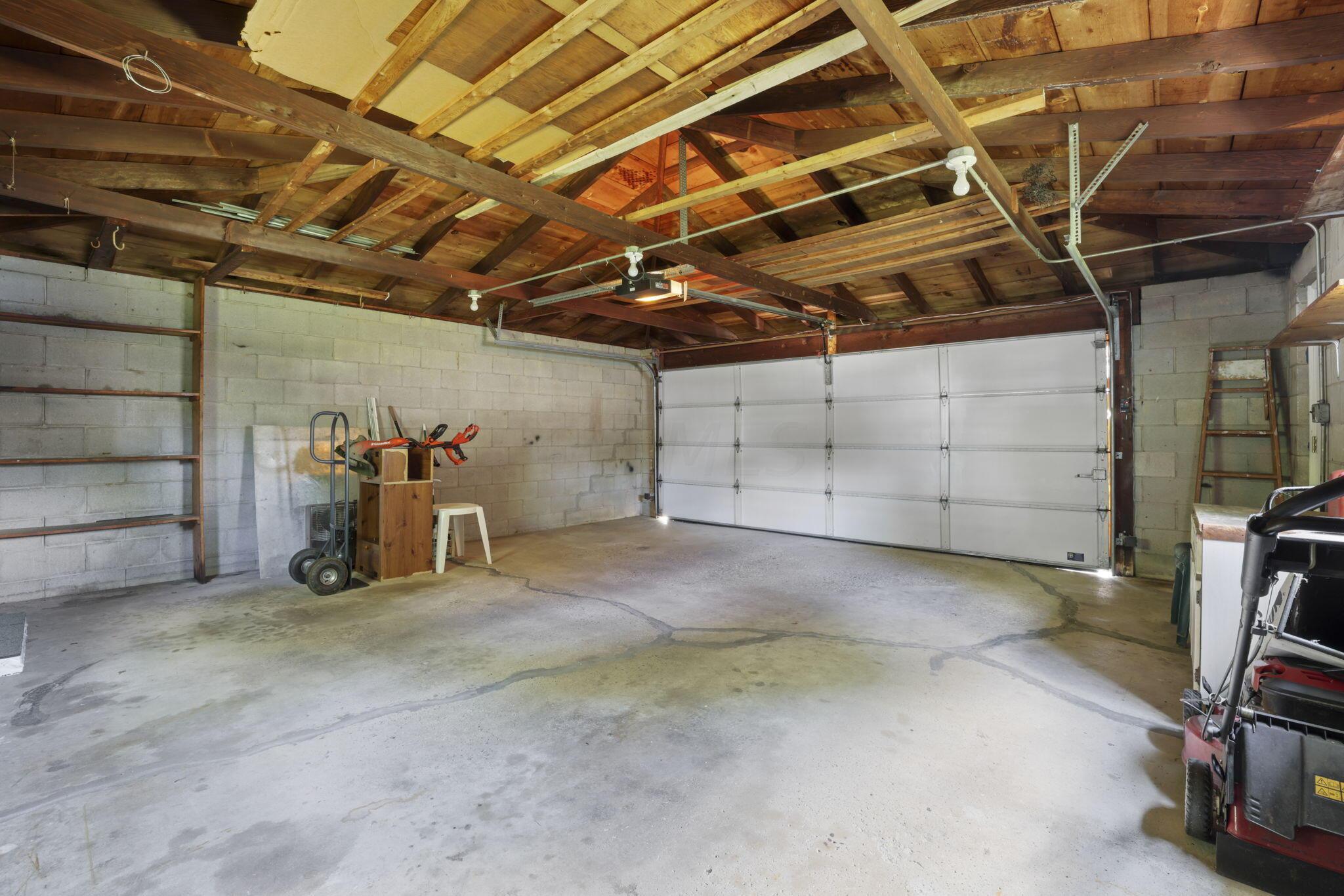 2635 Brownfield Road Columbus, OH 43232 - Photo 41 of 41 45-web-or-mls-GR7A2349