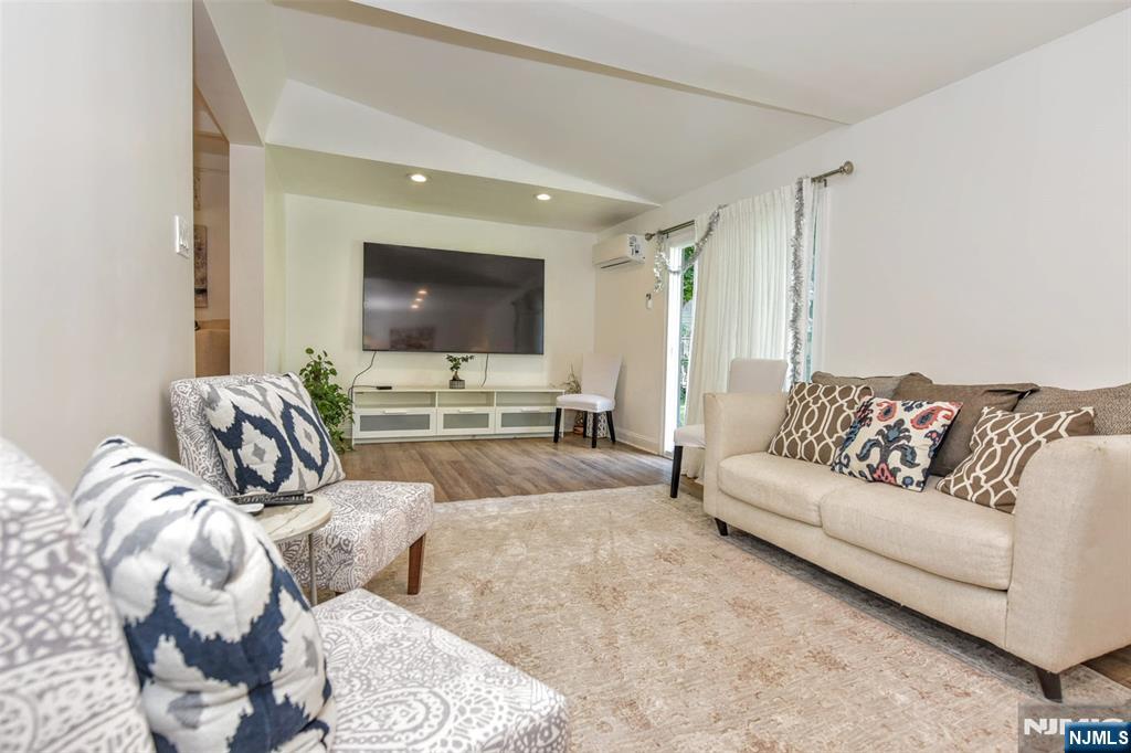 347 Forest Avenue Paramus, NJ 07652 - Photo 13 of 24 Gallery Image 13