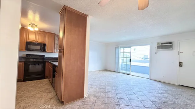 $342,500 | 20930 Parthenia Street, Unit 216, Canoga Park, CA 91304