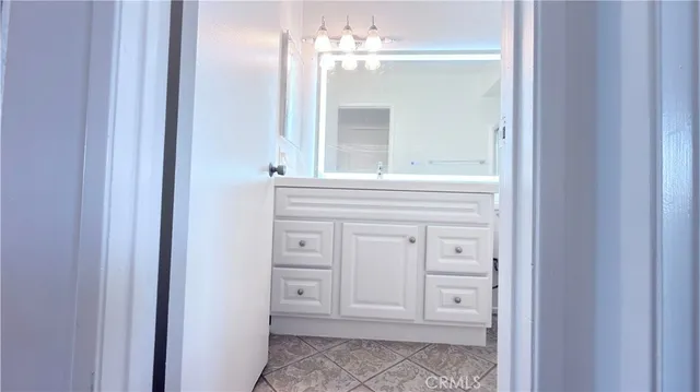 $342,500 | 20930 Parthenia Street, Unit 216, Canoga Park, CA 91304