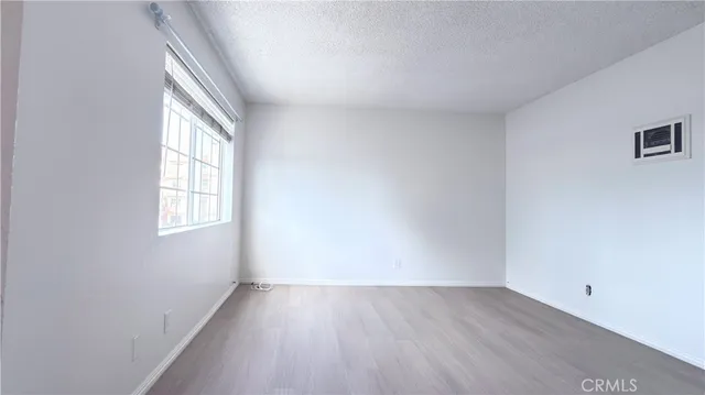 $342,500 | 20930 Parthenia Street, Unit 216, Canoga Park, CA 91304